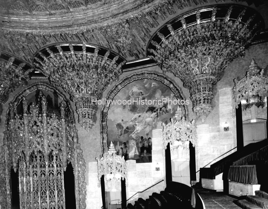 United Artists interior 1927 Balcony 937 So. Broadway.jpg